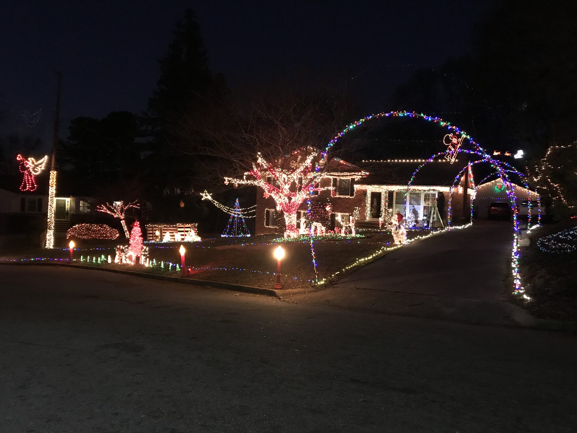 2022 Making Seasons Bright Holiday Lights Contest